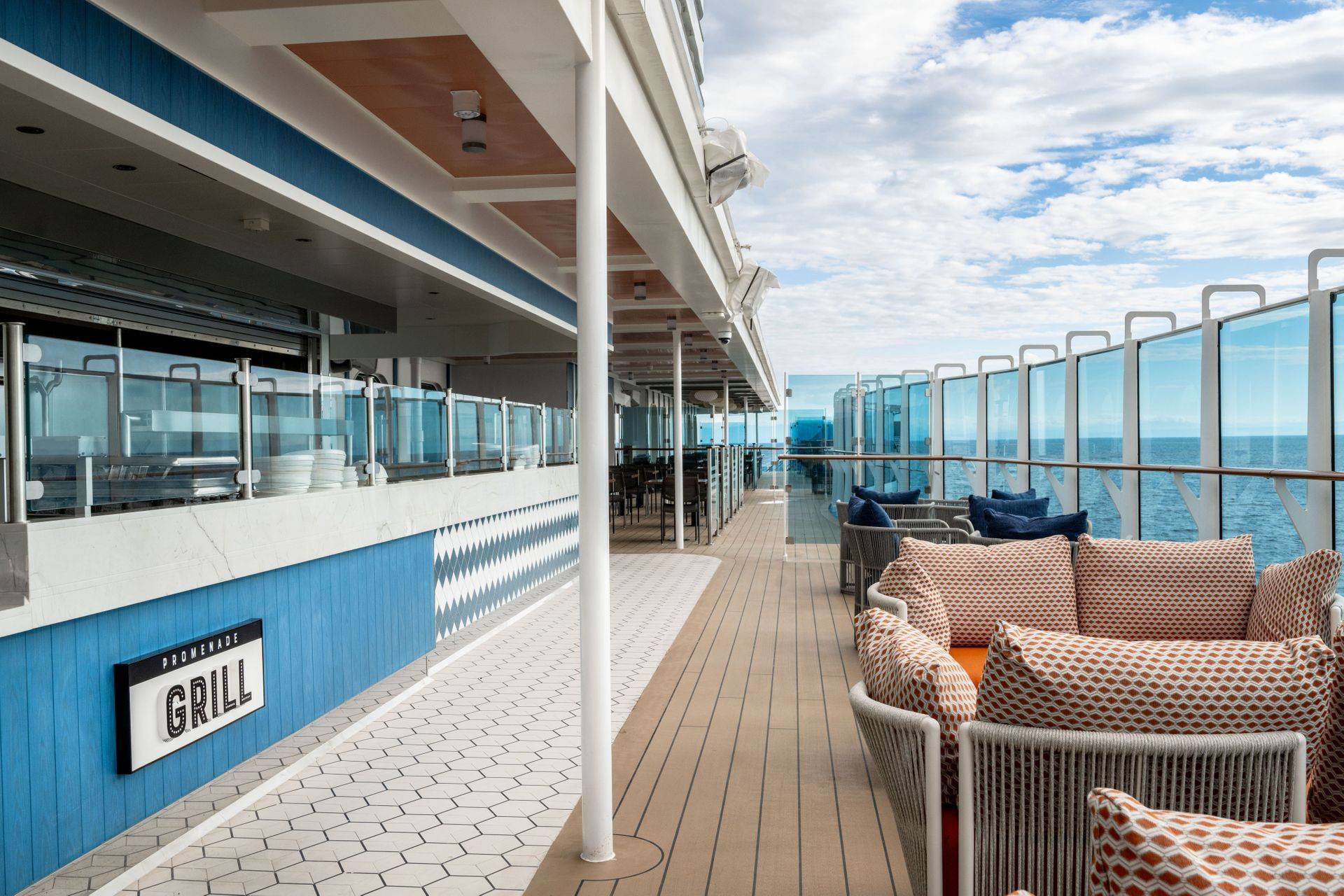 全景美食廣場 The Promenade